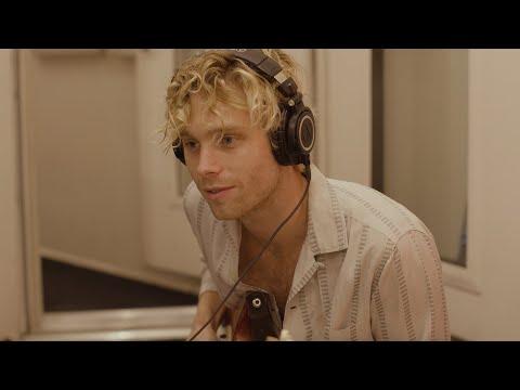 Writing the Album fragman