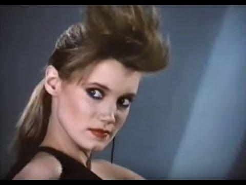 Model Behavior fragman