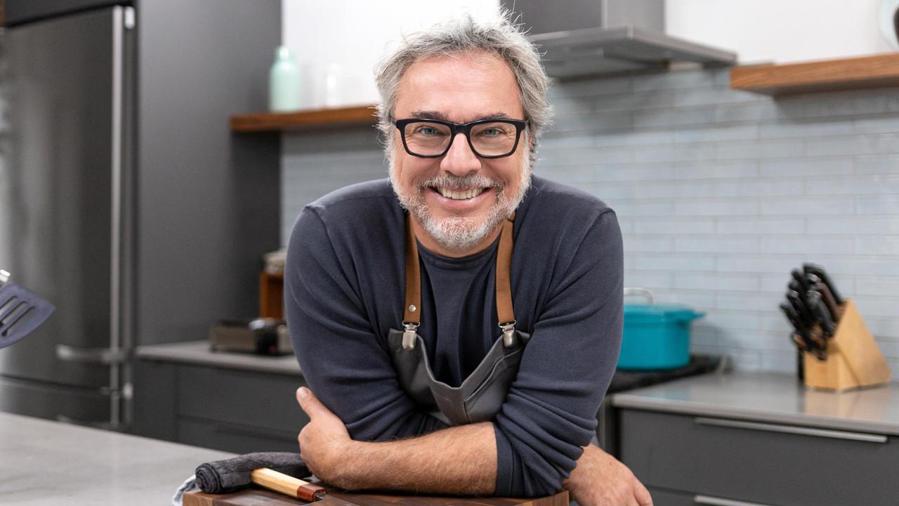 Curieux Bégin backdrop