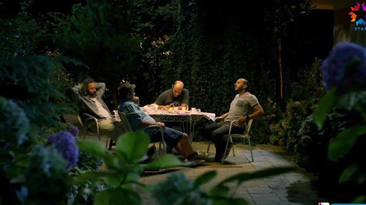 Ben de Özledim backdrop