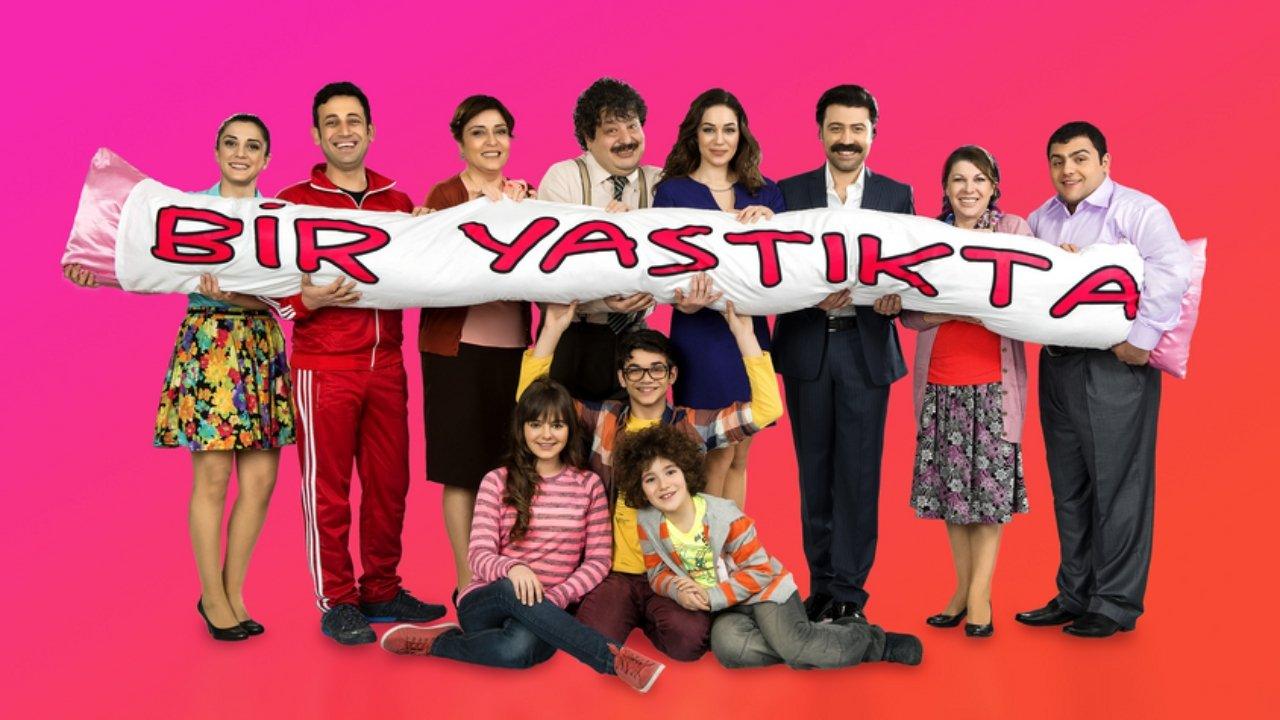 Bir Yastıkta backdrop
