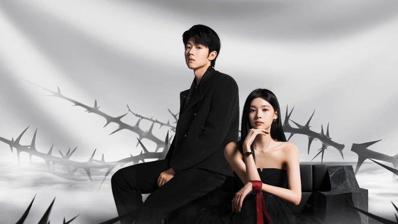 Return of the Queen backdrop