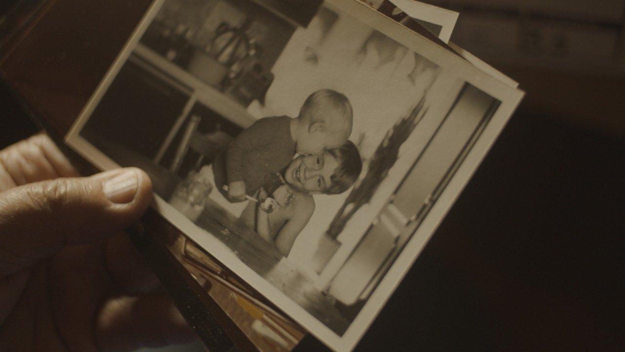 Lisa – a missing piece of the puzzle backdrop