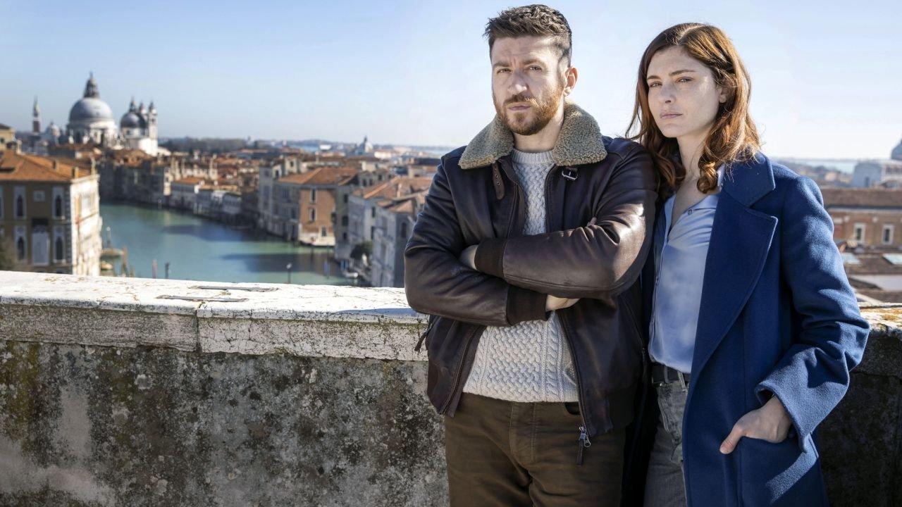 Don't Leave Me backdrop