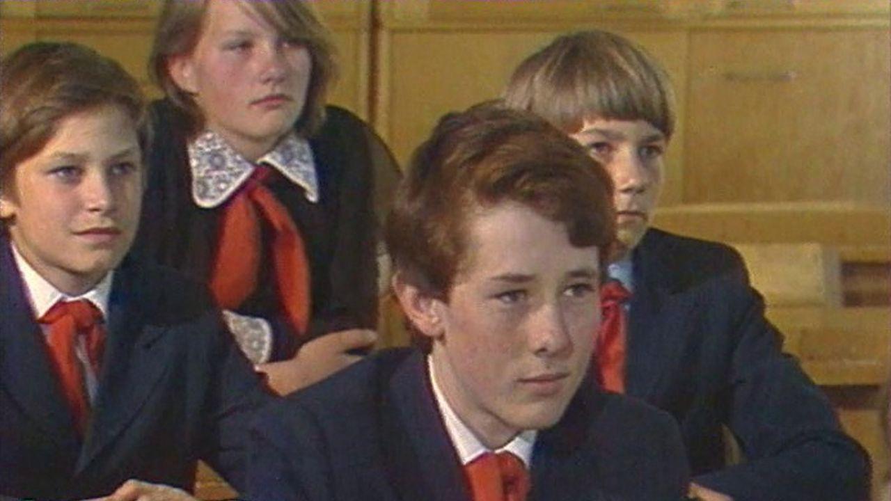 Daredevils, Forward! backdrop