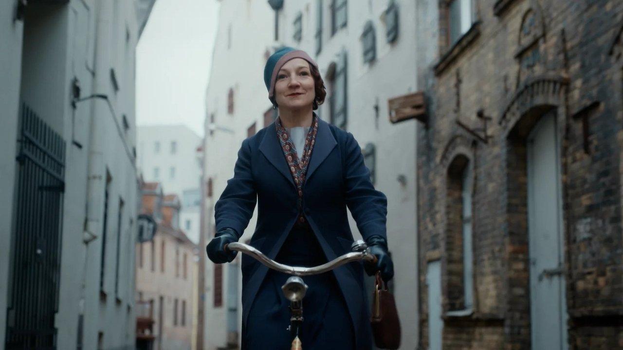 Emily. Queen of the Press backdrop