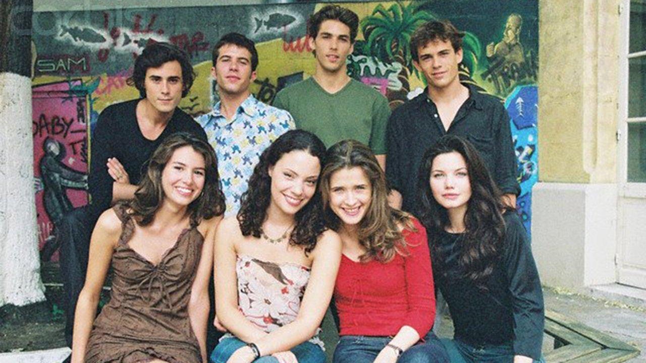 La Vie devant nous backdrop