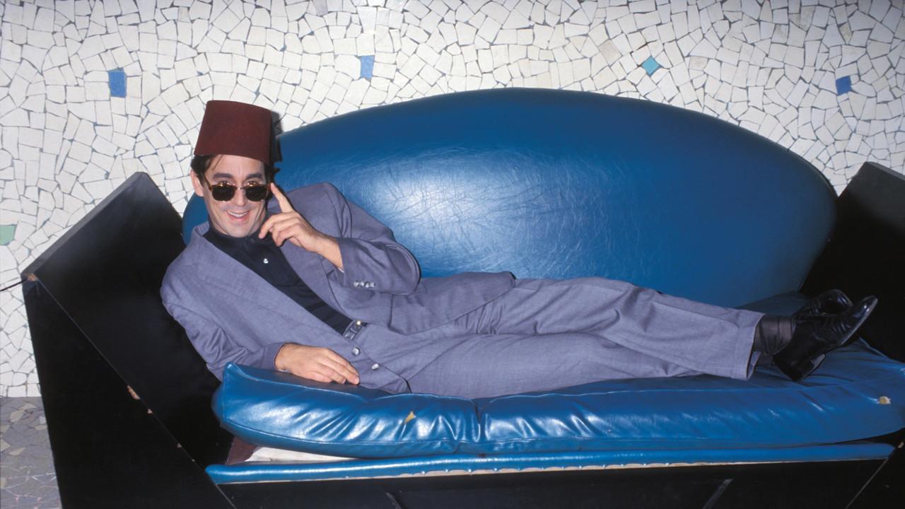 Bains de Minuit backdrop