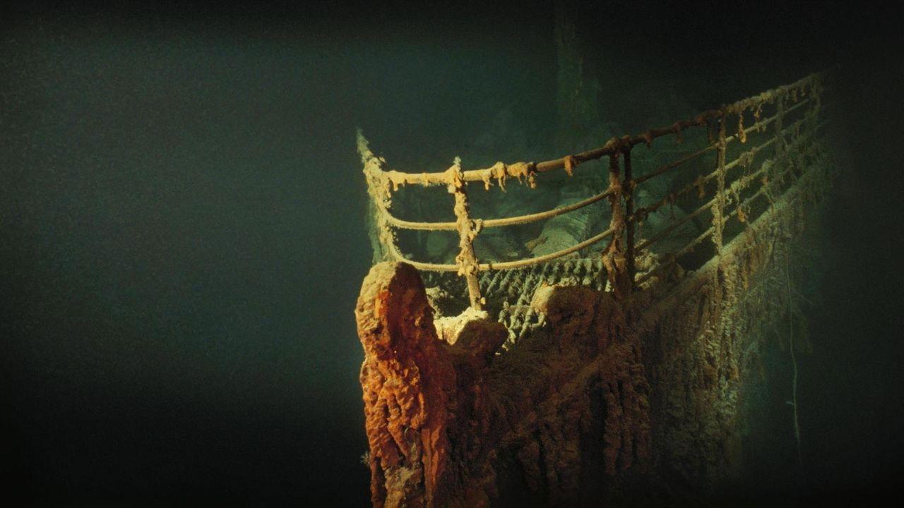 Save the Titanic: Treasures From the Deep backdrop