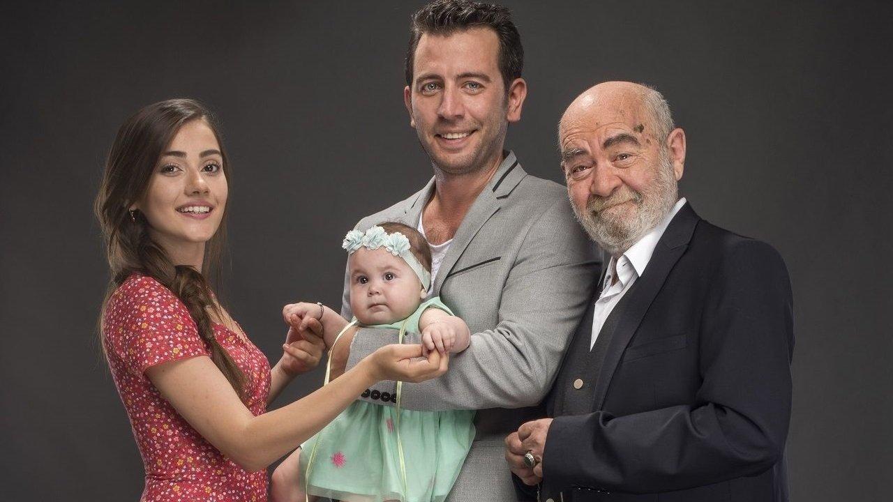 Ver Elini Aşk backdrop