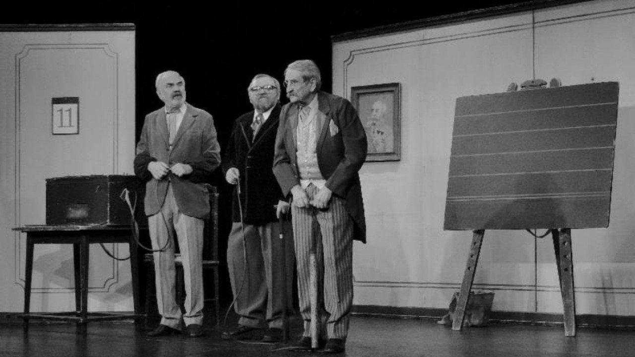 Investigation of the Loss of a Class Book backdrop