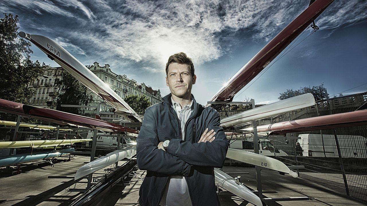 Život a doba soudce A. K. backdrop