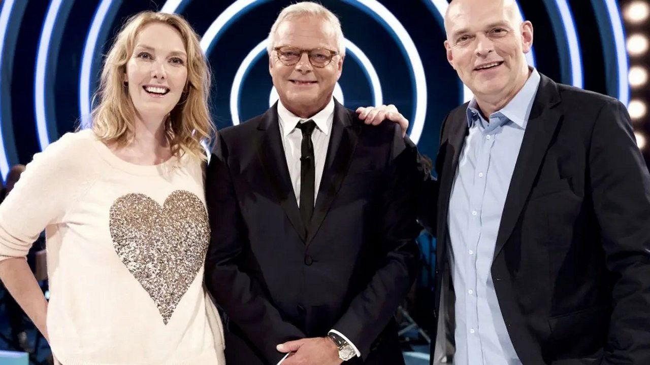 Med på noderne backdrop