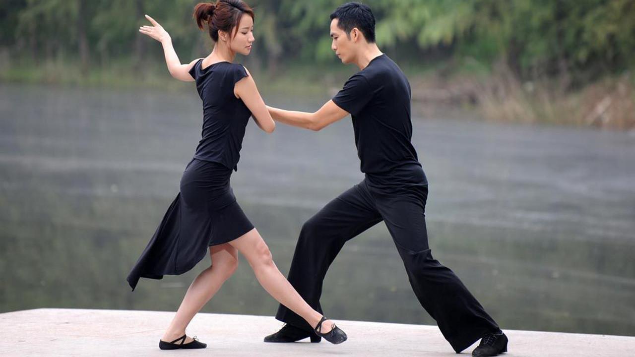 Bu Ru Tiao Wu backdrop