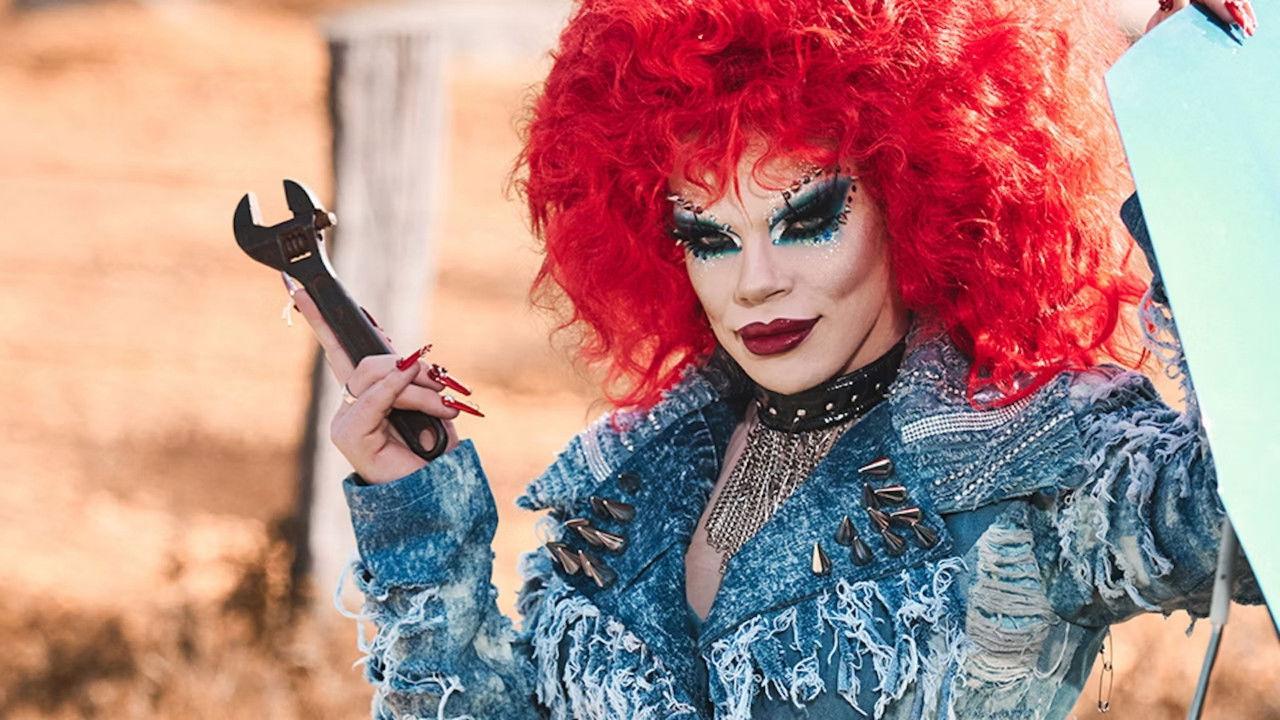 Highway to Heel backdrop