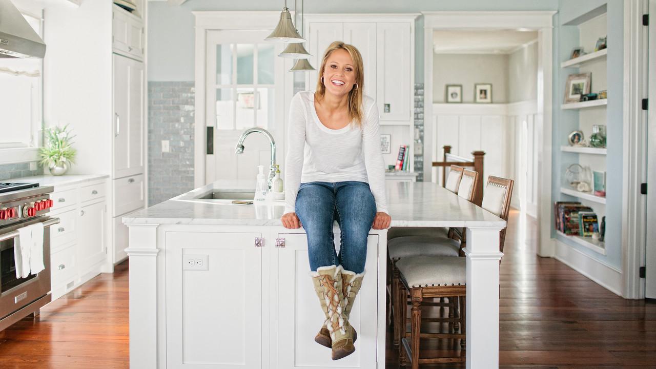 Big Beach Builds backdrop