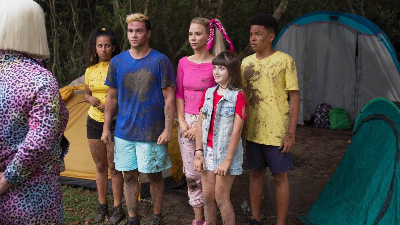 Luccas Neto em: Acampamento de Férias 2 backdrop