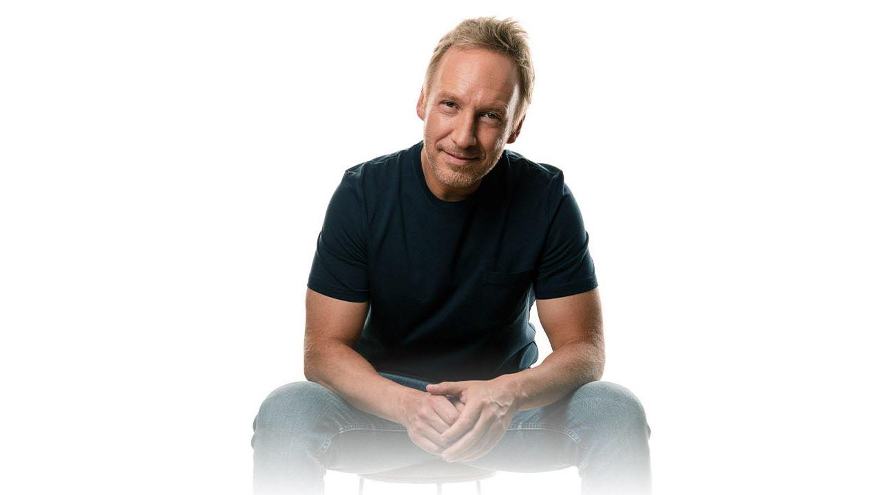 De tú a tú backdrop