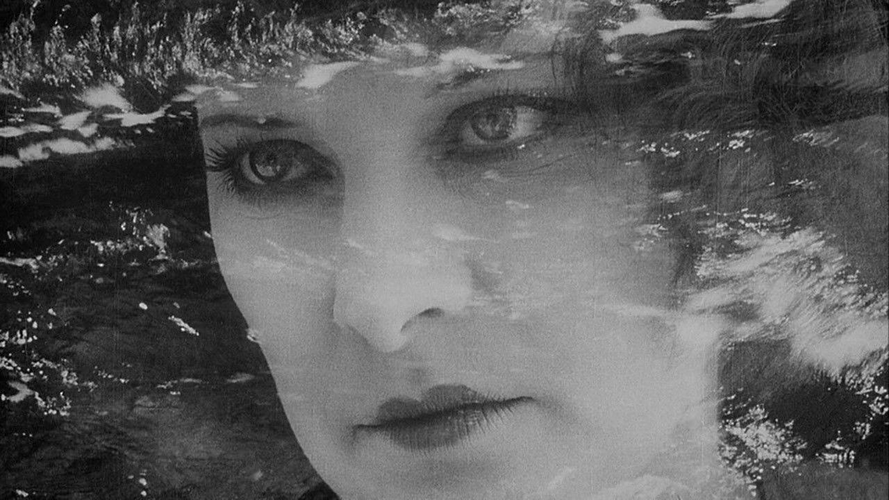 Cœur fidèle backdrop