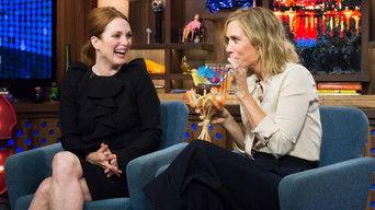 Julianne Moore & Kristen Wiig