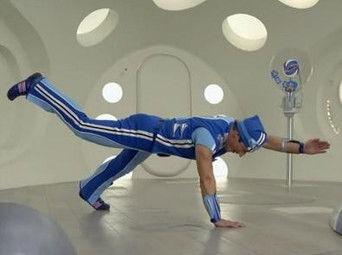 DVD Extra: One Arm Push Ups