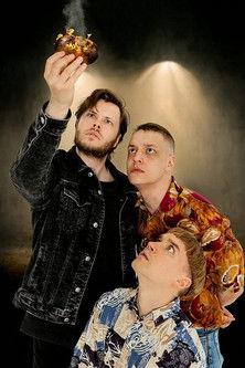 Justimus esittää: Kuuma peruna dizi afişi