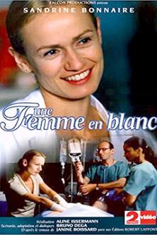 Une femme en blanc dizi afişi