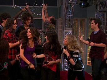 iParty With Victorious (1)
