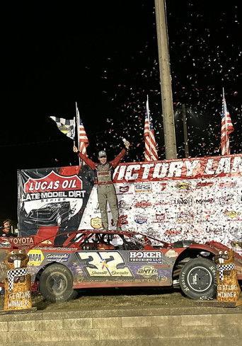 Lucas Oil Late Model Dirt Series dizi afişi