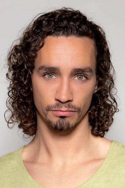 Robert Sheehan fotoğrafı