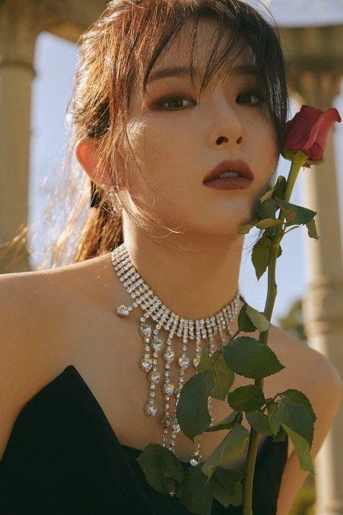 SEULGI fotoğrafı