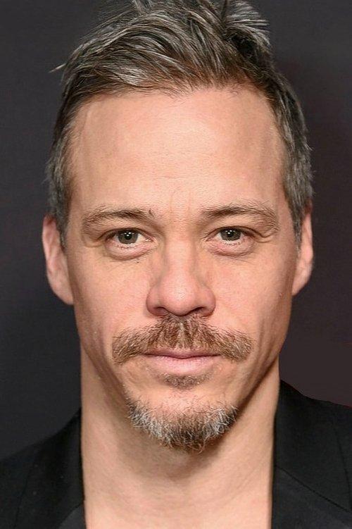 Michael Raymond-James fotoğrafı