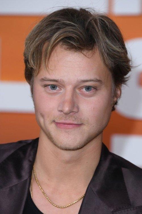 Rudy Pankow fotoğrafı