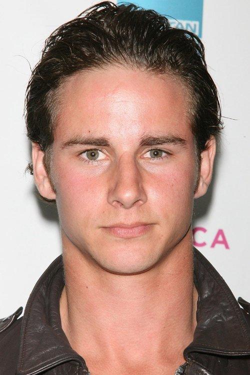 Kelly Blatz fotoğrafı