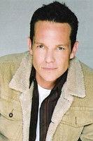 Josh Holland fotoğrafı