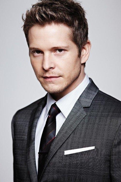 Matt Czuchry fotoğrafı