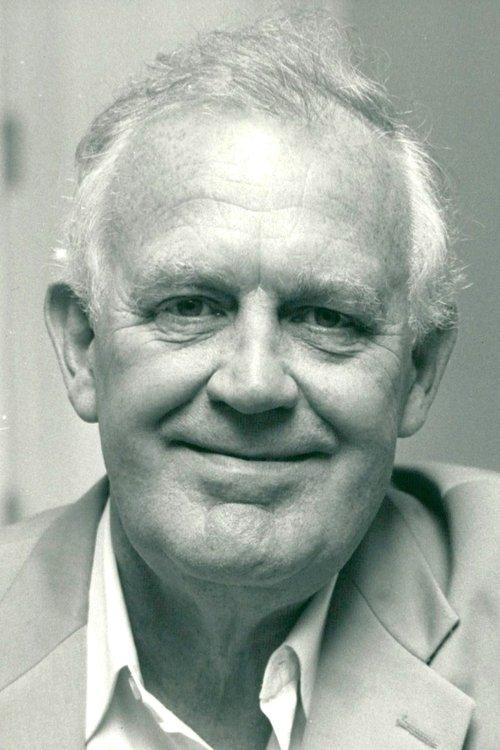 Joss Ackland fotoğrafı