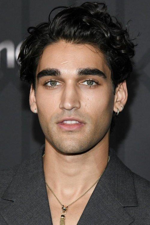 Josh Heuston fotoğrafı