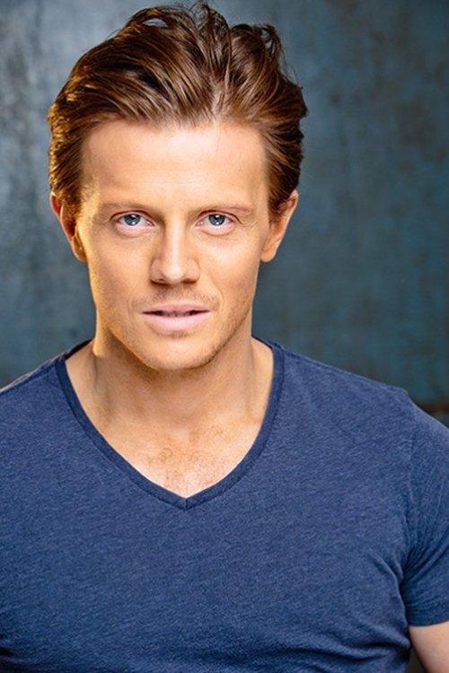 Zachary Garred fotoğrafı