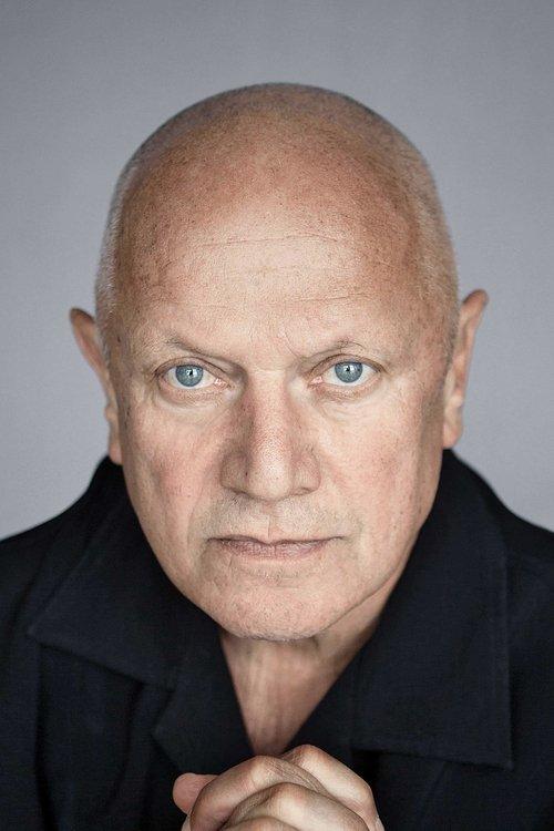 Steven Berkoff fotoğrafı