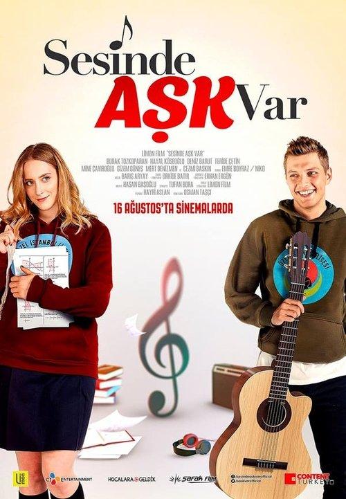 Sesinde Aşk Var film afişi
