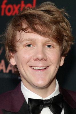 Josh Thomas fotoğrafı