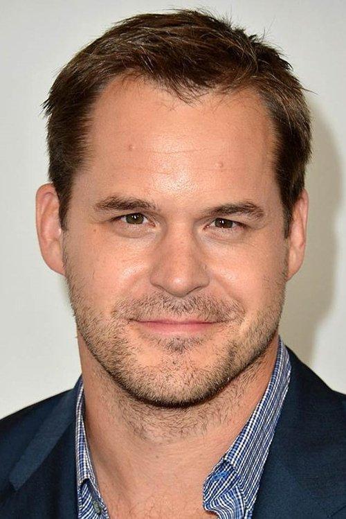 Kyle Bornheimer fotoğrafı
