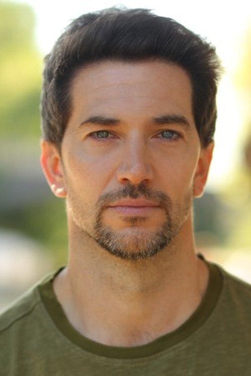 Luke Roberts fotoğrafı