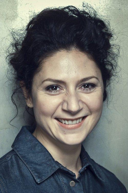 Martha Issová fotoğrafı