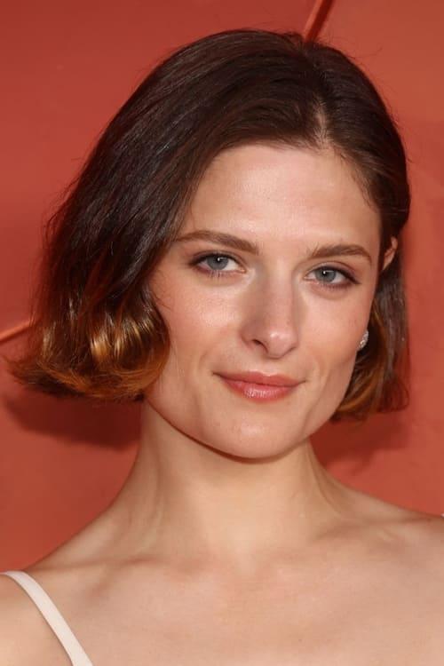 Louisa Jacobson fotoğrafı