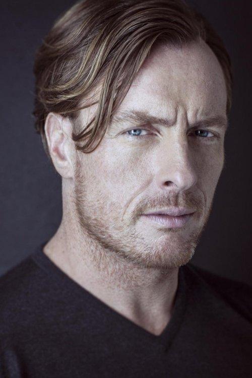 Toby Stephens fotoğrafı