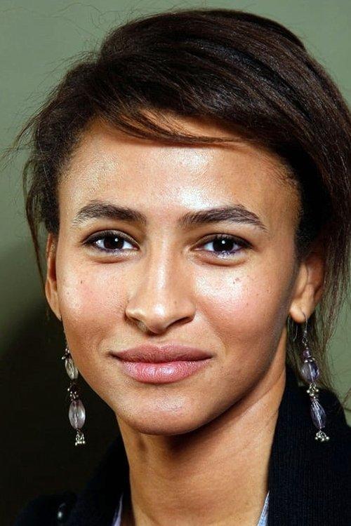 Léonie Simaga fotoğrafı