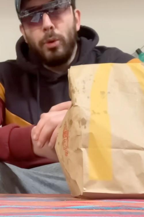 Il s'encule en pleine conscience un do mac chez lui en 10 minutes ! film afişi