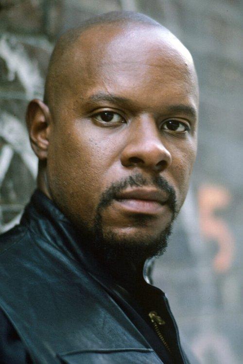 Avery Brooks fotoğrafı